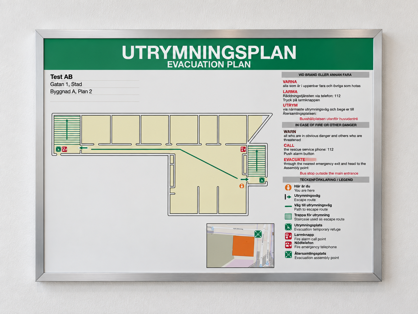 Färdig utrymningsplan gjord i Exitra: planritning med utrymningsvägar,
                  trappor, larmknappar, teckenförklaring och situationsplan.
